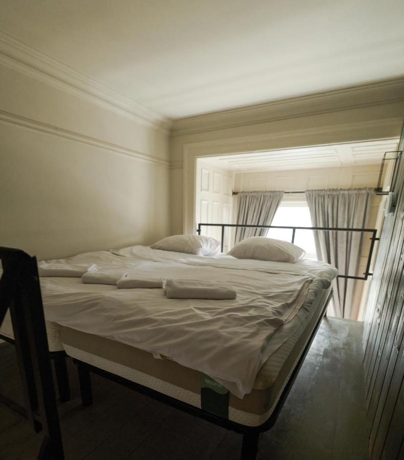 Old City Hotel Лвив Екстериор снимка