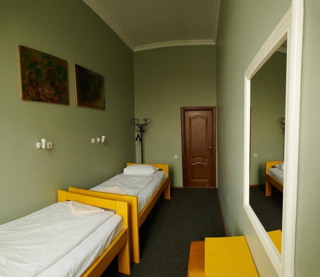 Old City Hotel Лвив Екстериор снимка
