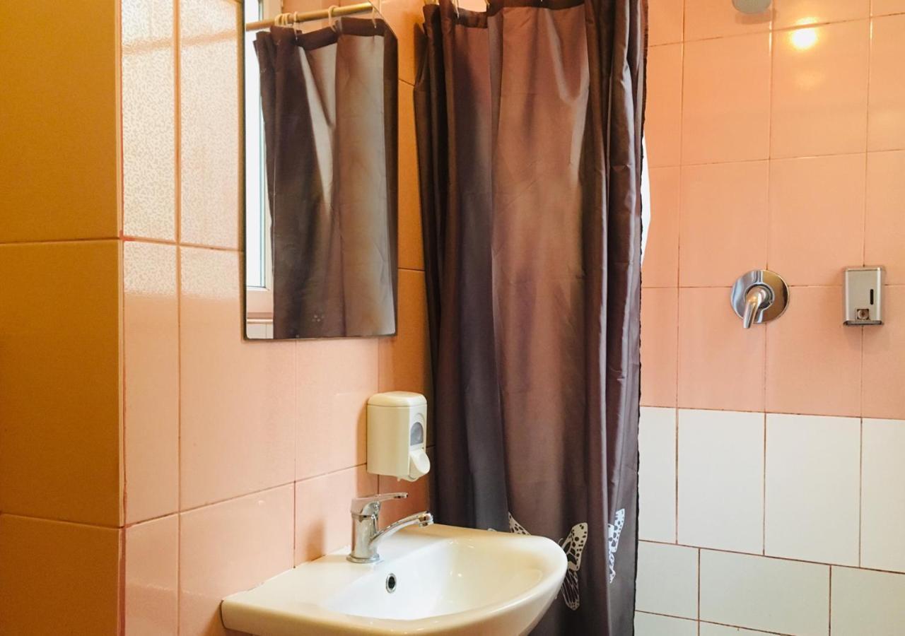 Old City Hotel Лвив Екстериор снимка